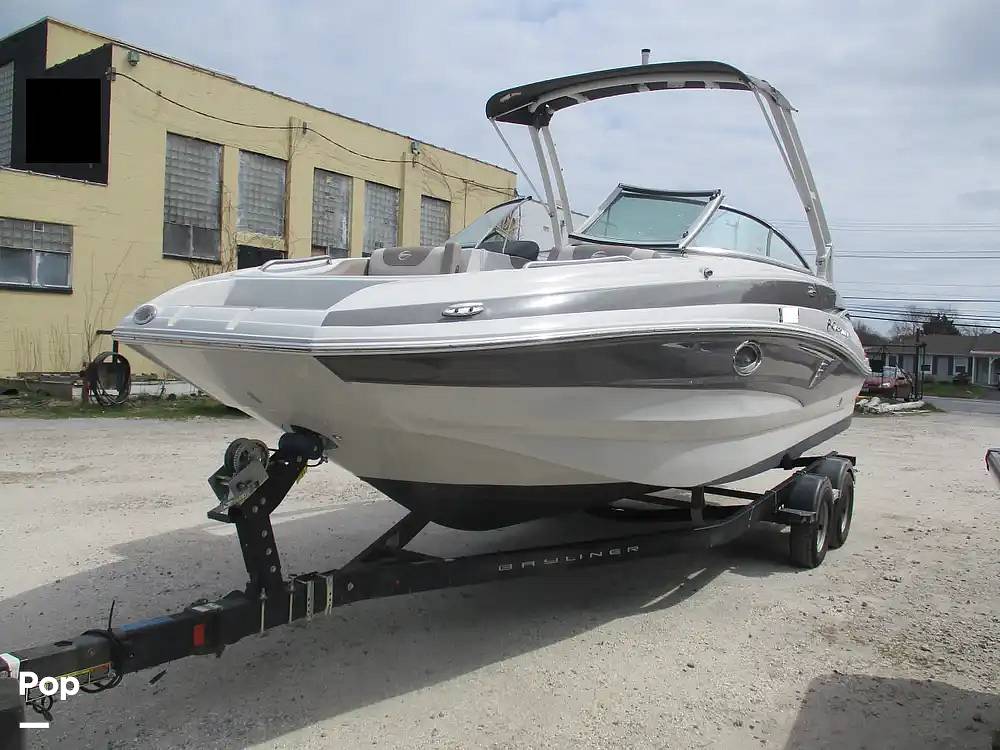 Slide: The Image of Crownline Boats E 235 XS 2023 - 15602811