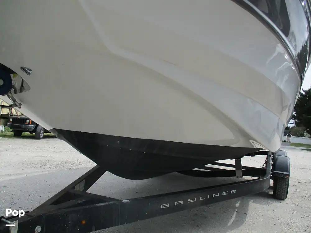 Slide: The Image of Crownline Boats E 235 XS 2023 - 15602812