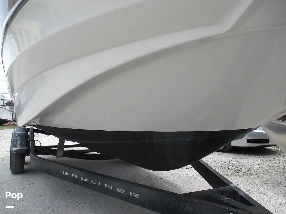 Slide: The Image of Crownline Boats E 235 XS 2023 - 15602813