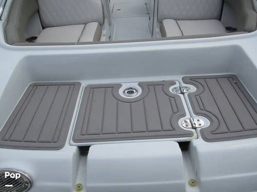 Slide: The Image of Crownline Boats E 235 XS 2023 - 15602814