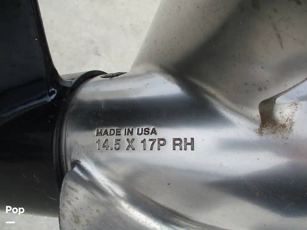 Slide: The Image of Crownline Boats E 235 XS 2023 - 15602822