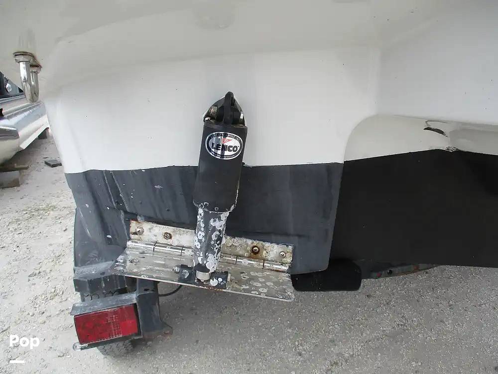 Slide: The Image of Crownline Boats E 235 XS 2023 - 15602825