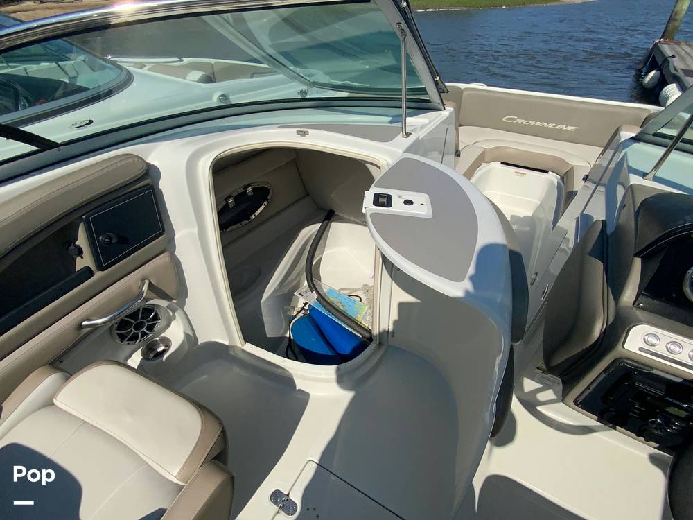 Slide: The Image of Crownline Boats E235 XS 2023 - 15662536