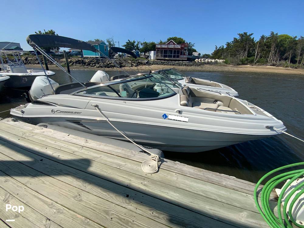 Slide: The Image of Crownline Boats E235 XS 2023 - 15662538