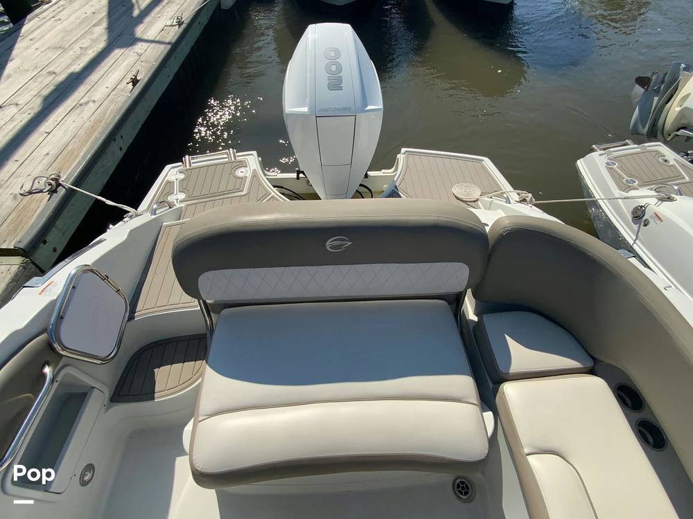 Slide: The Image of Crownline Boats E235 XS 2023 - 15662545