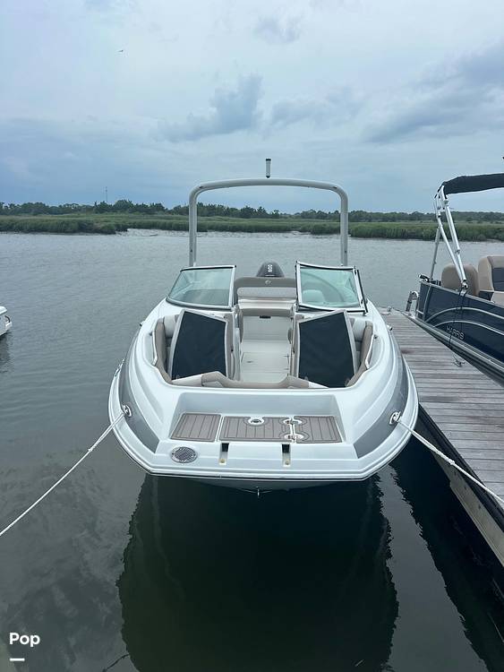 Slide: The Image of Crownline Boats E 235 XS 2023 - 15662549