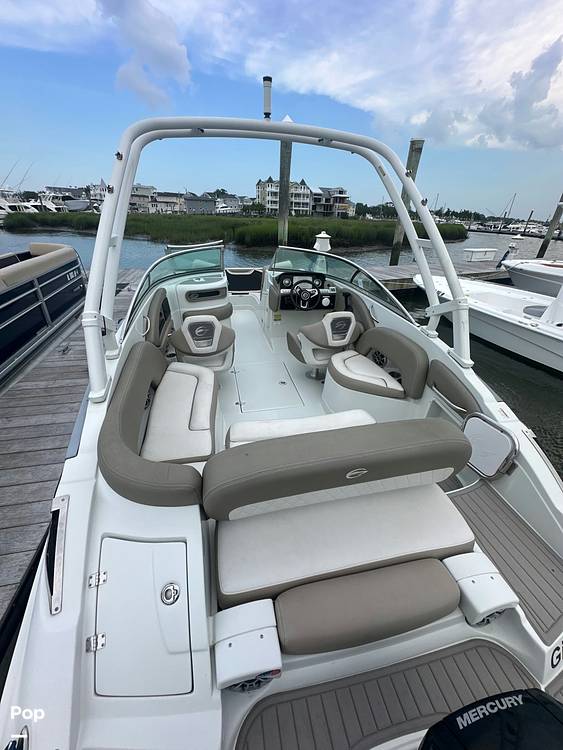 Slide: The Image of Crownline Boats E 235 XS 2023 - 15662550