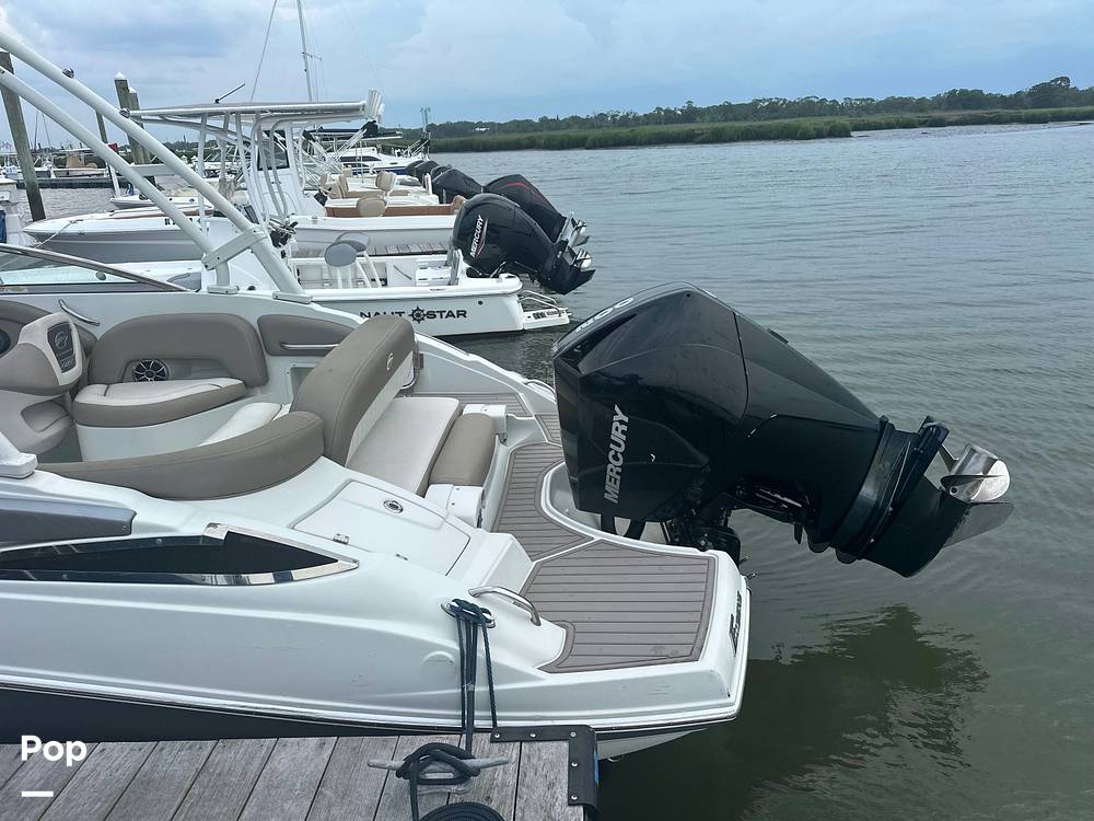 Slide: The Image of Crownline Boats E 235 XS 2023 - 15662552