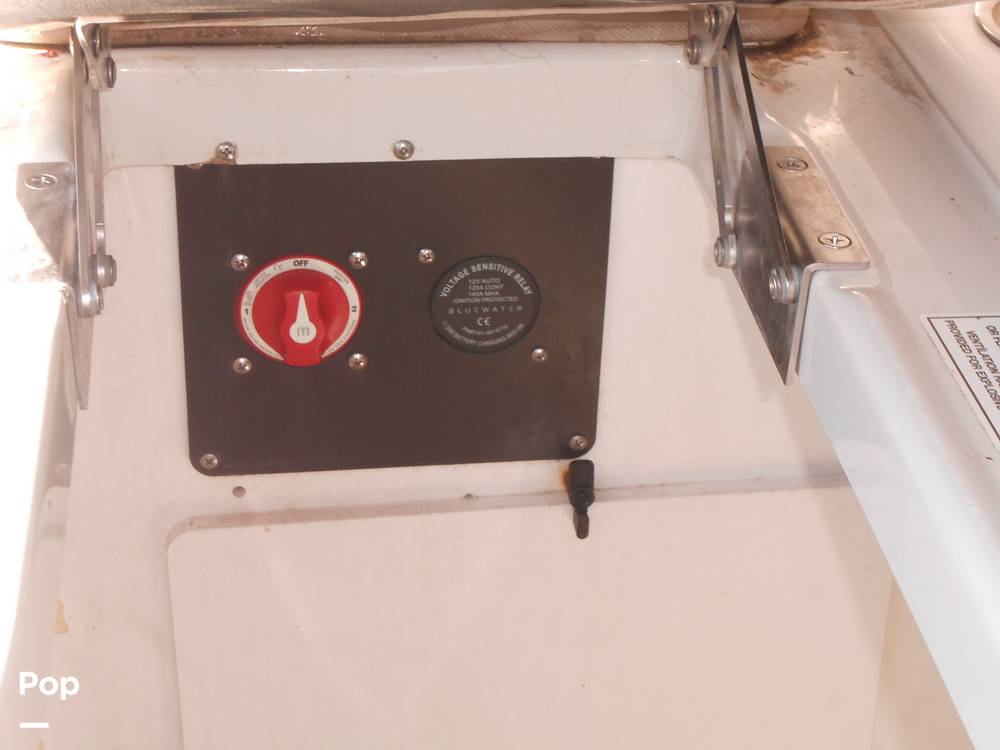Slide: The Image of Crownline Boats E235XS 2023 - 14692559