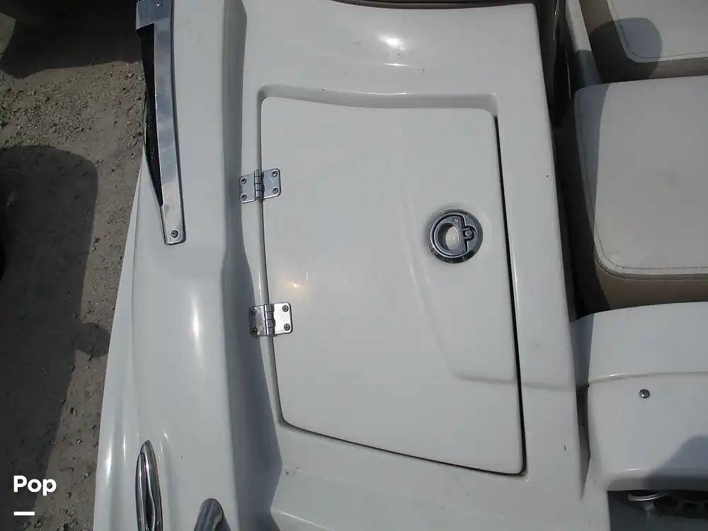 Slide: The Image of Crownline Boats E 235 XS 2023 - 15602739