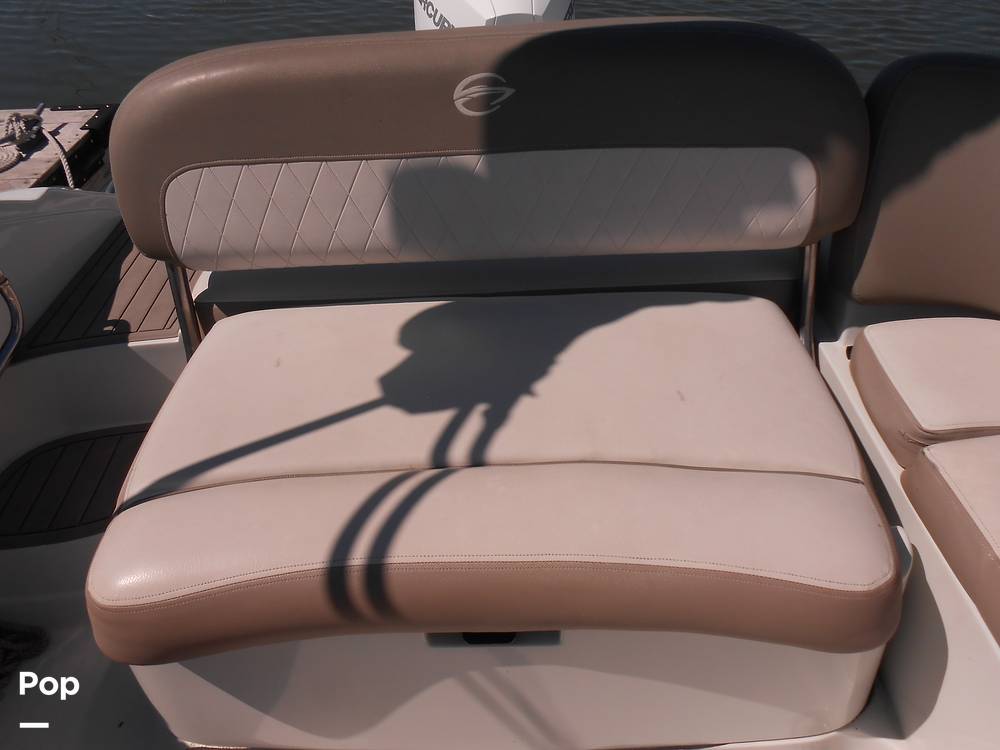 Slide: The Image of Crownline Boats E235XS 2023 - 14692562