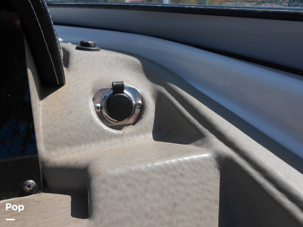 Slide: The Image of Crownline Boats E235XS 2023 - 14692564