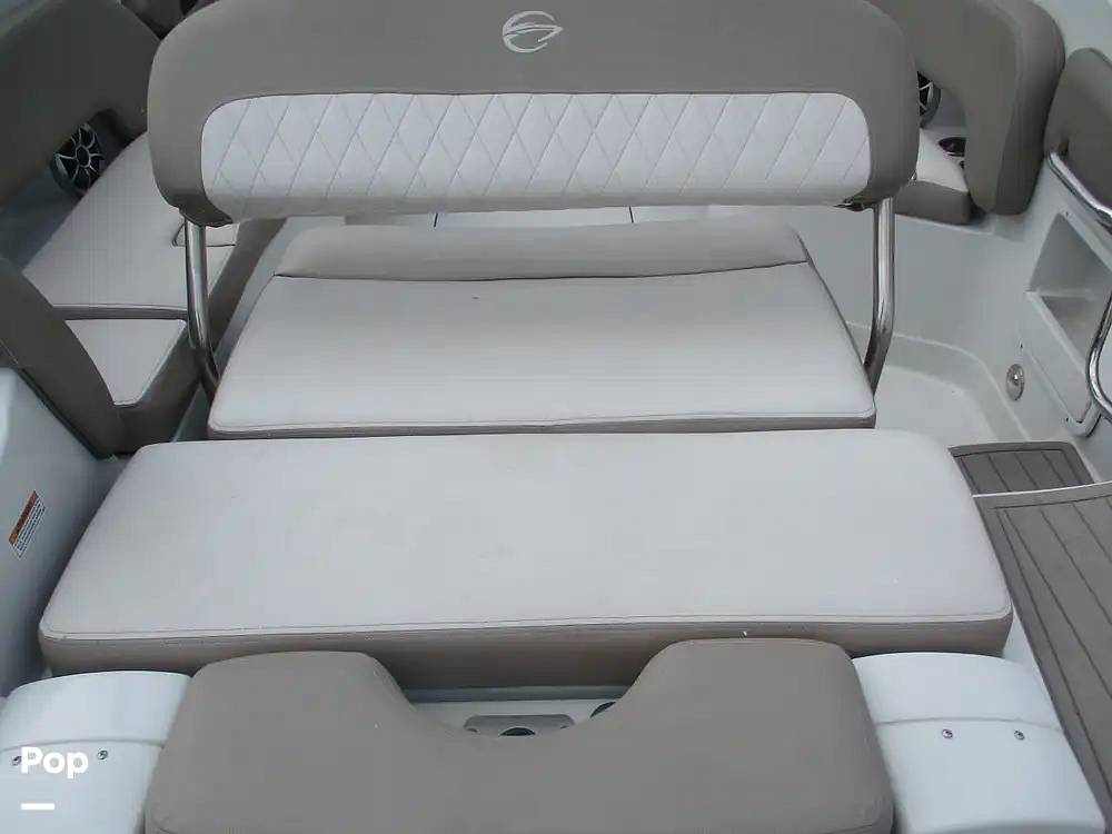 Slide: The Image of Crownline Boats E235 XS 2023 - 15573936