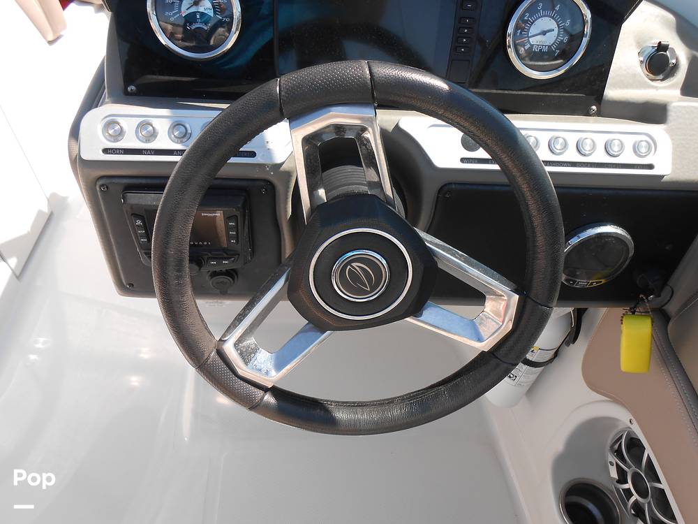 Slide: The Image of Crownline Boats E235XS 2023 - 14692570