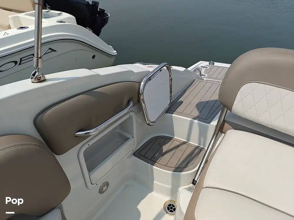 Slide: The Image of Crownline Boats E 235 XS 2023 - 15602558