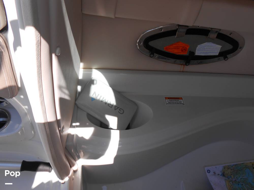Slide: The Image of Crownline Boats E235XS 2023 - 14692572
