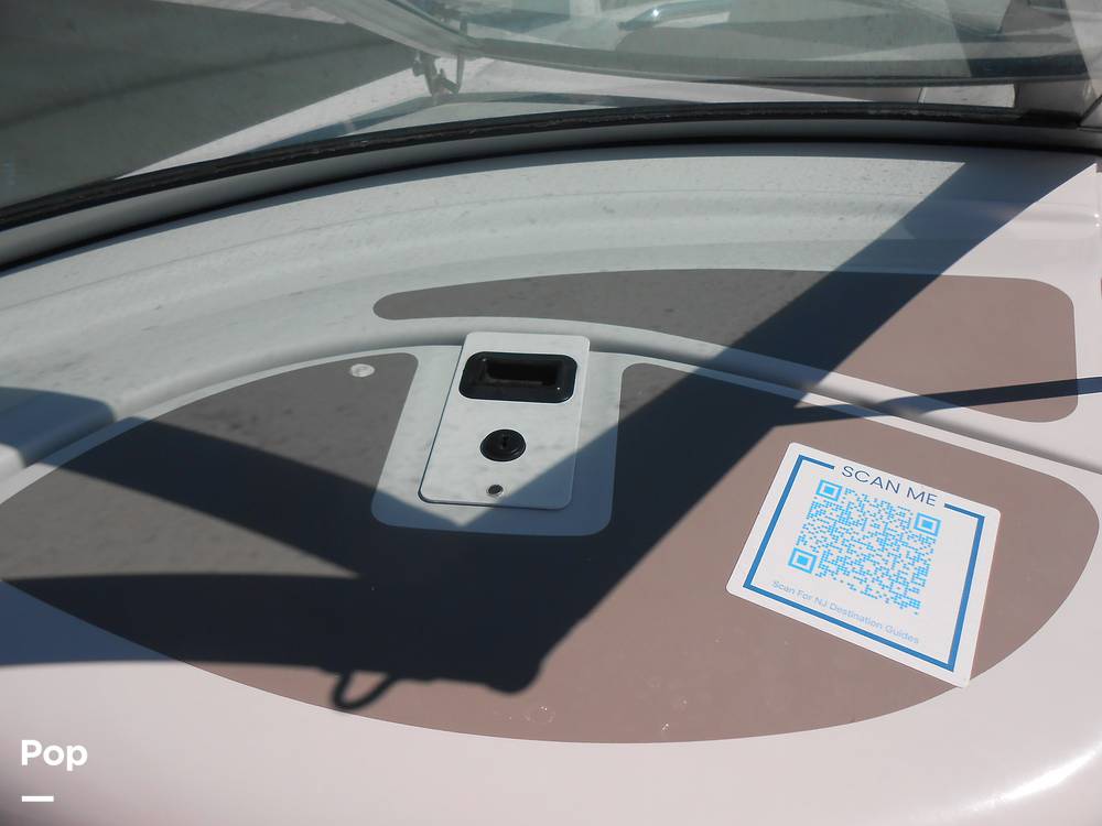 Slide: The Image of Crownline Boats E235XS 2023 - 14692574