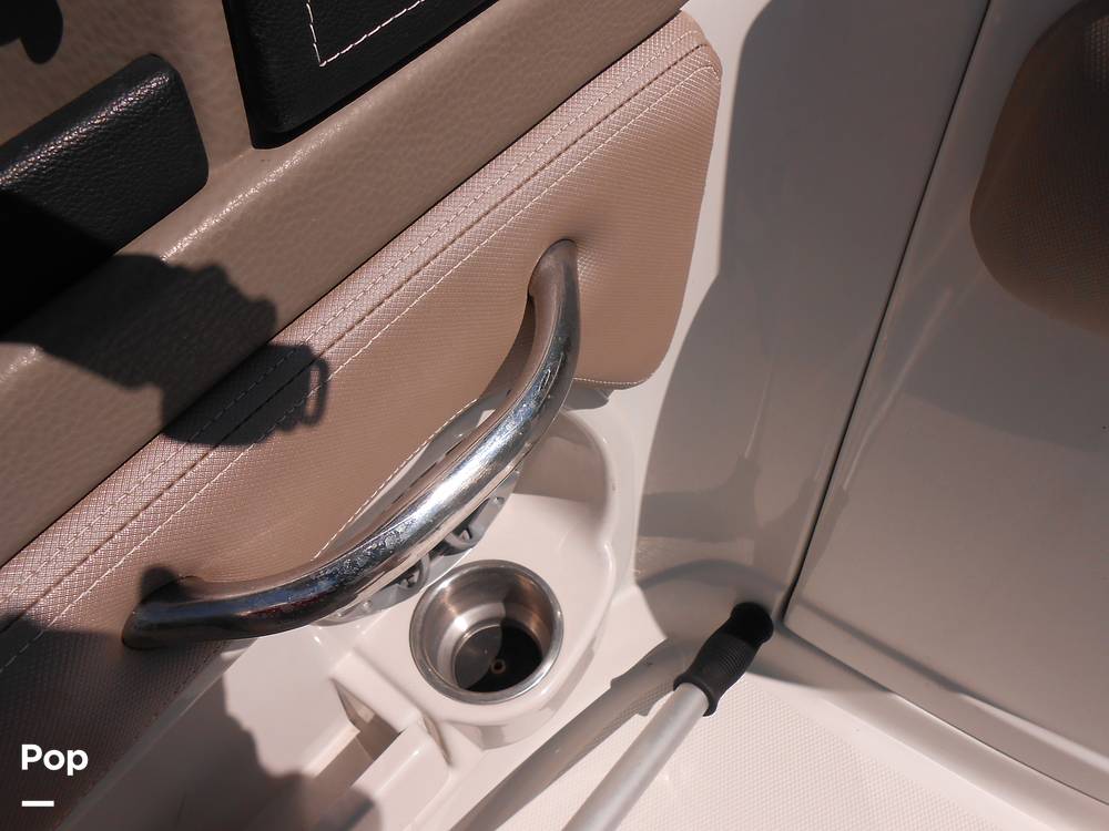Slide: The Image of Crownline Boats E235XS 2023 - 14692578