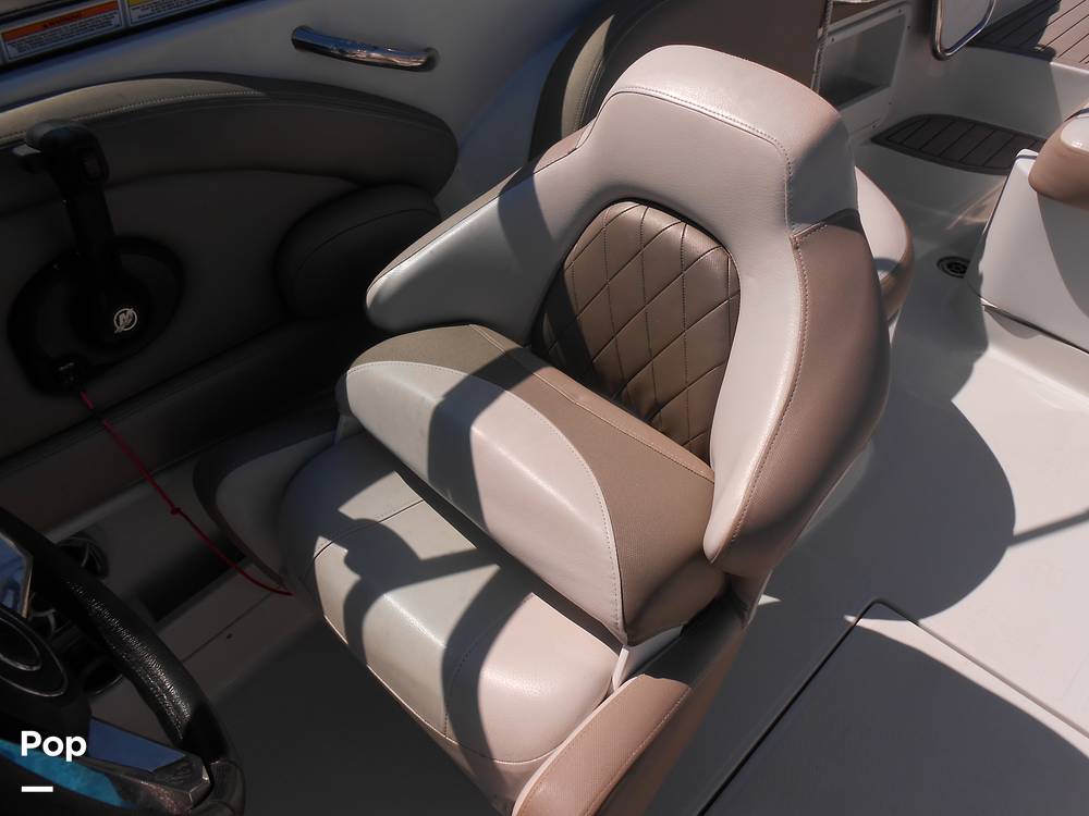 Slide: The Image of Crownline Boats E235XS 2023 - 14692581