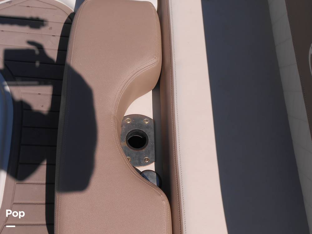 Slide: The Image of Crownline Boats E235XS 2023 - 14692584