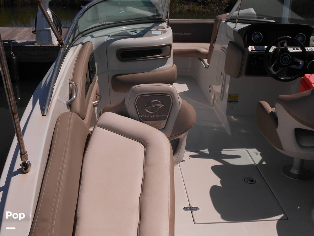 Slide: The Image of Crownline Boats E235XS 2023 - 14692585