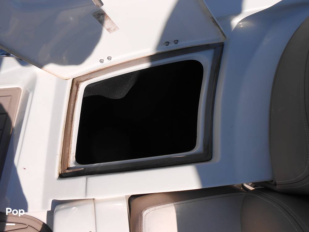 Slide: The Image of Crownline Boats E235XS 2023 - 14692587