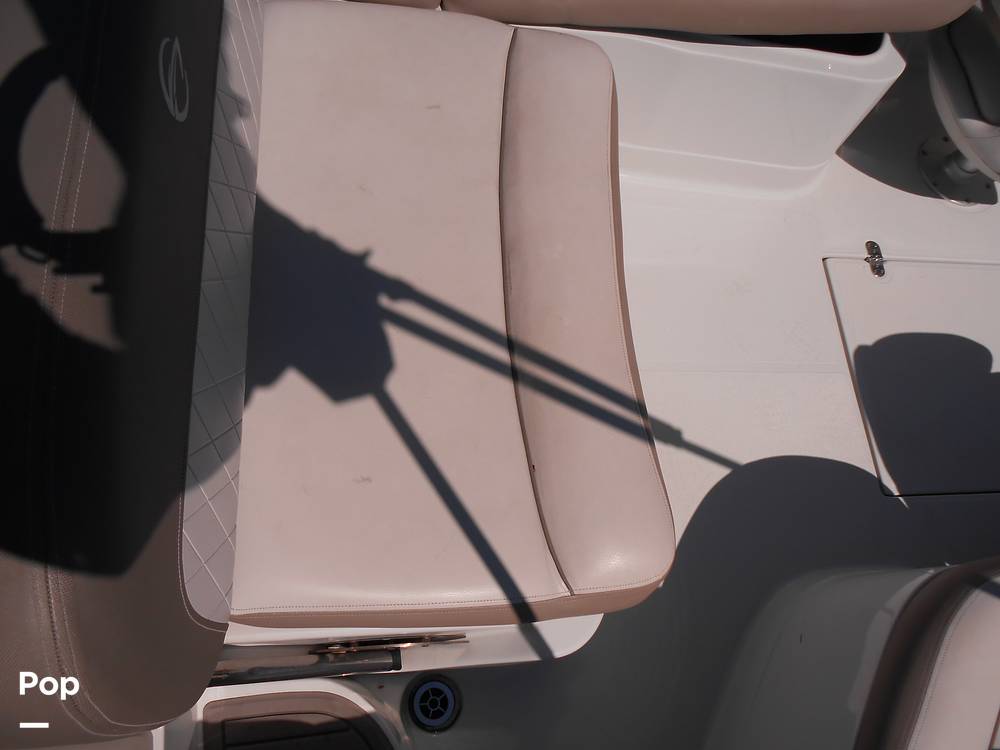 Slide: The Image of Crownline Boats E235XS 2023 - 14692590