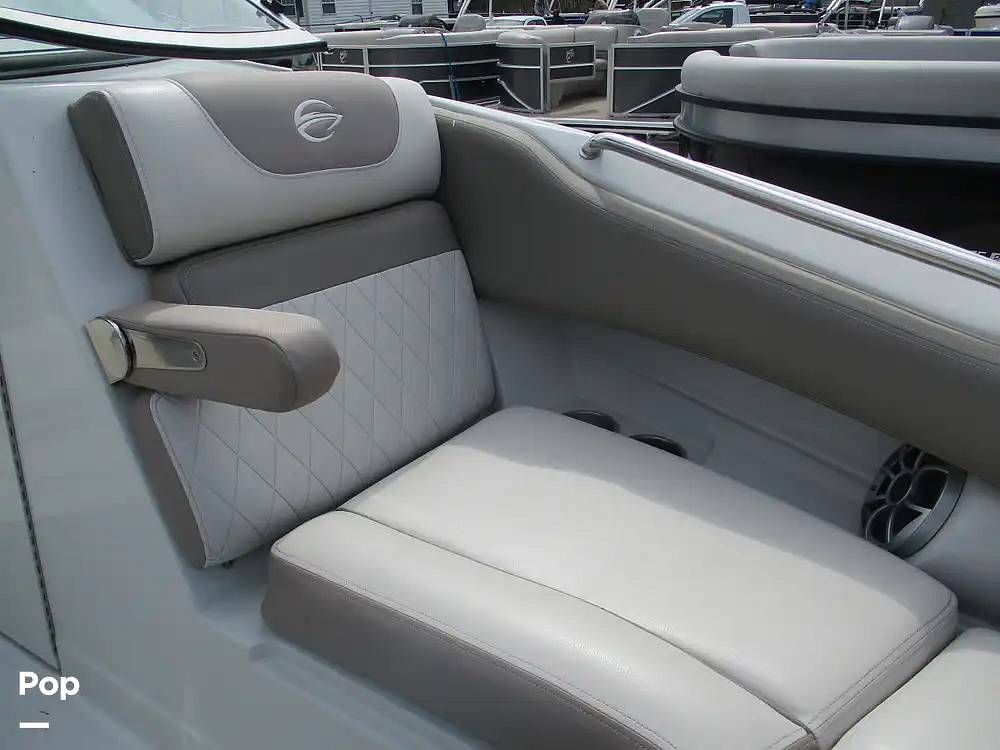 Slide: The Image of Crownline Boats E 235 XS 2023 - 15602780