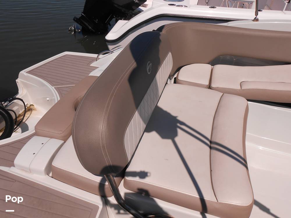 Slide: The Image of Crownline Boats E235XS 2023 - 14692603
