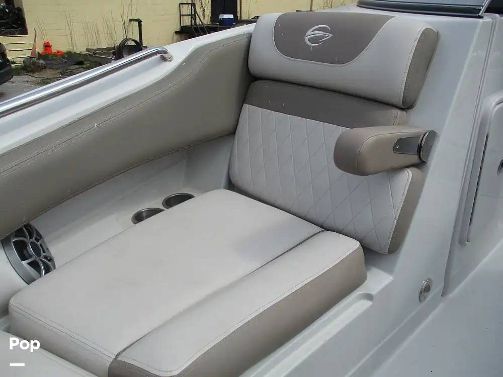Slide: The Image of Crownline Boats E 235 XS 2023 - 15602788