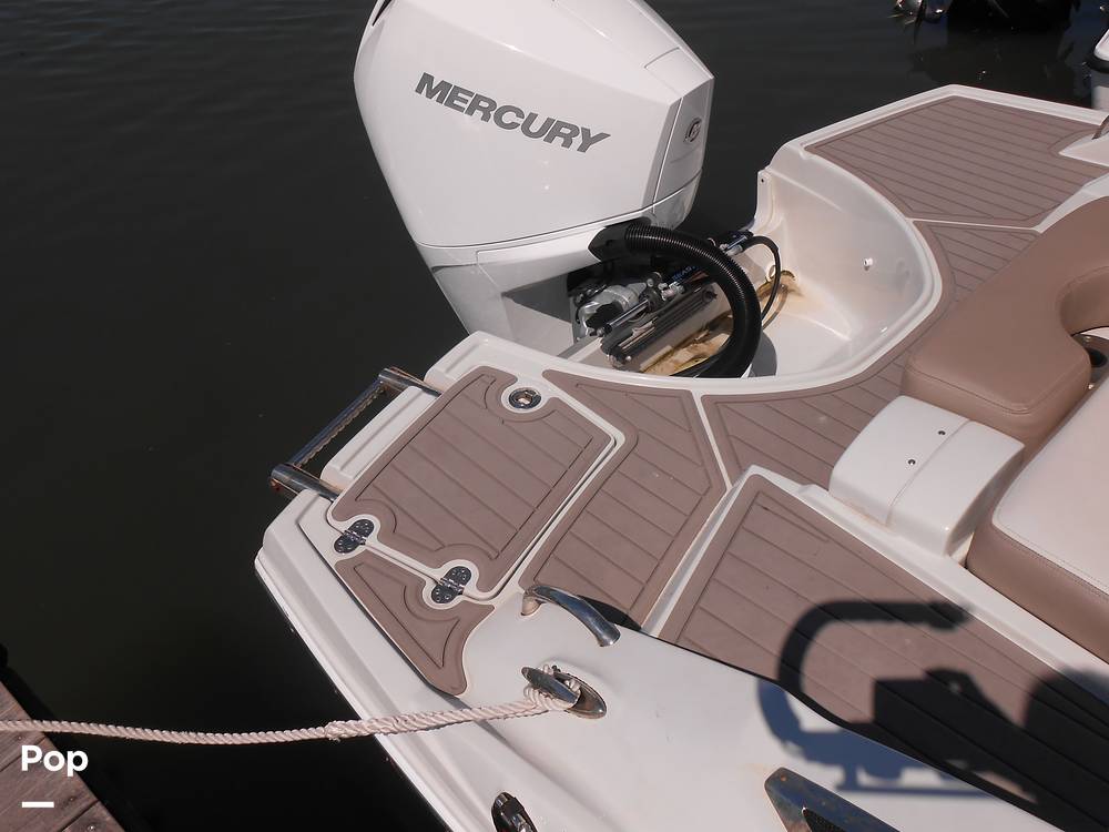Slide: The Image of Crownline Boats E235XS 2023 - 14692607