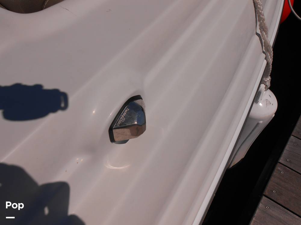 Slide: The Image of Crownline Boats E235XS 2023 - 14692609