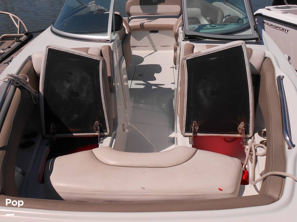 Slide: The Image of Crownline Boats E235XS 2023 - 14692610