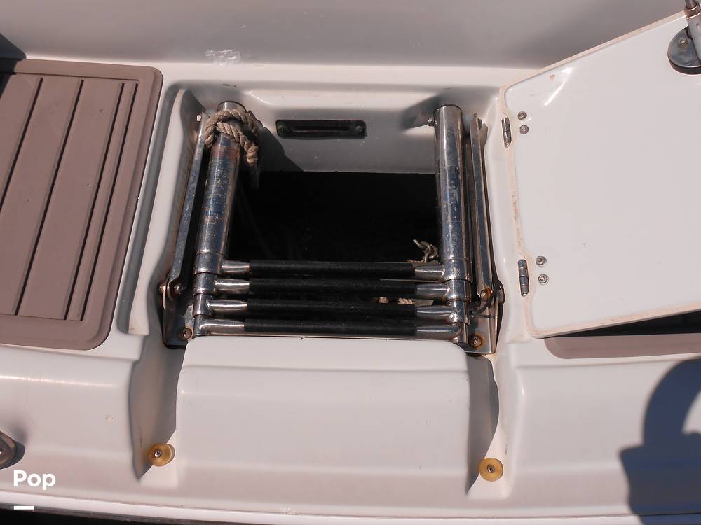 Slide: The Image of Crownline Boats E235XS 2023 - 14692612