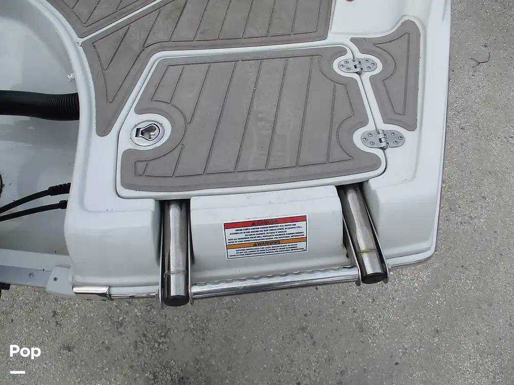 Slide: The Image of Crownline Boats E 235 XS 2023 - 15602828