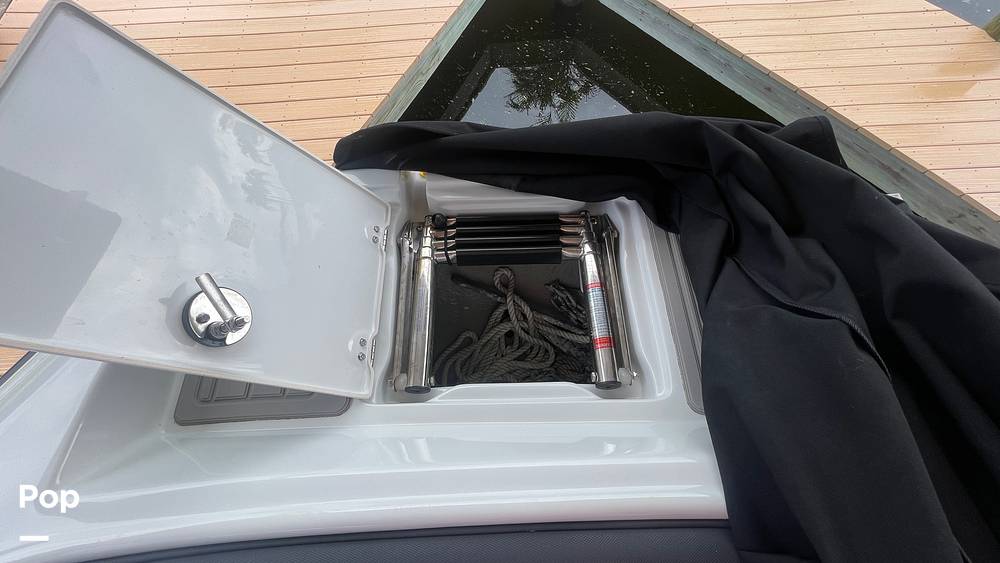 Slide: The Image of Crownline Boats E255XS 2020 - 22
