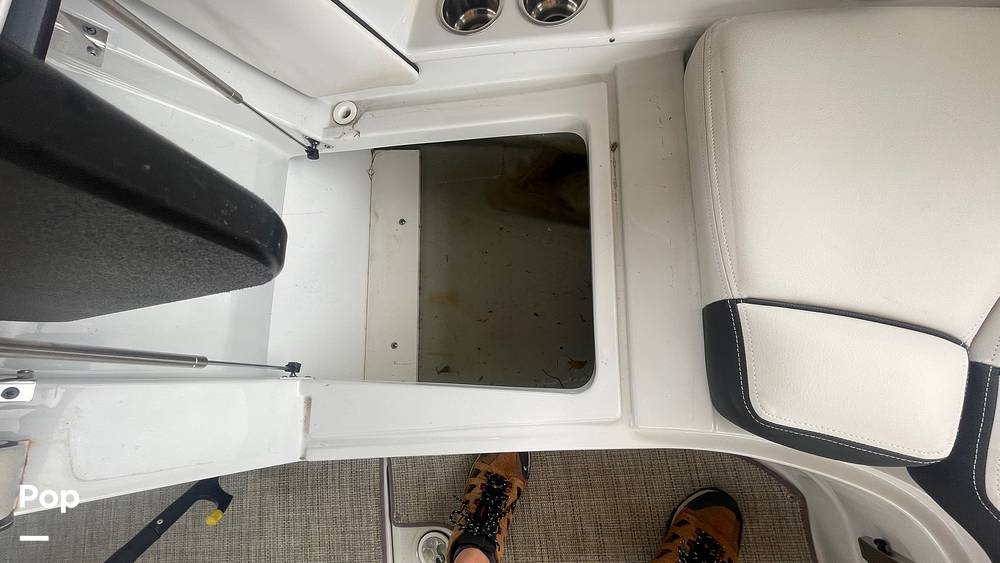 Slide: The Image of Crownline Boats E255XS 2020 - 27