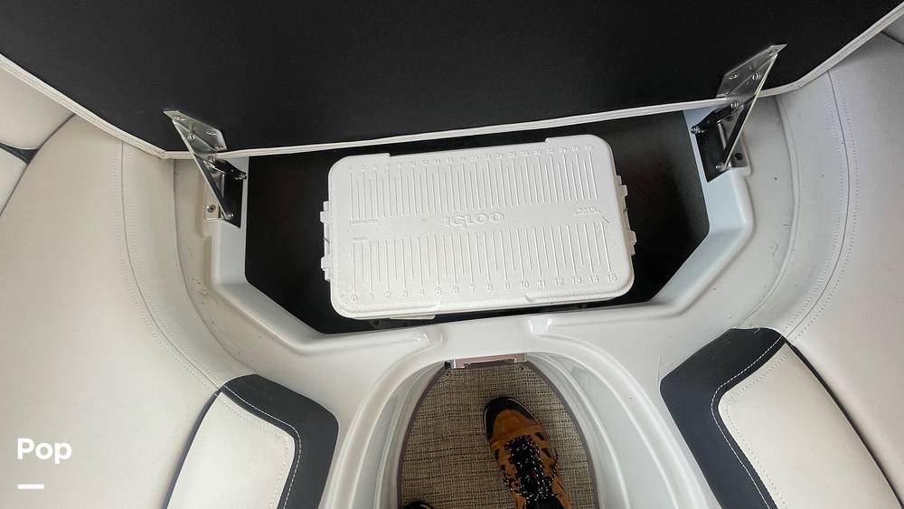 Slide: The Image of Crownline Boats E255XS 2020 - 28