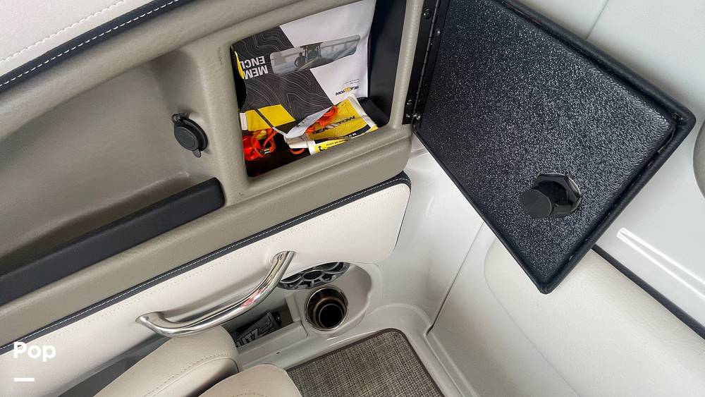 Slide: The Image of Crownline Boats E255XS 2020 - 37