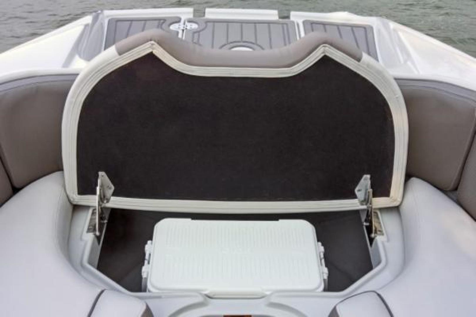 Slide: The Image of Crownline Boats E 275 XS 2023 - 1527323