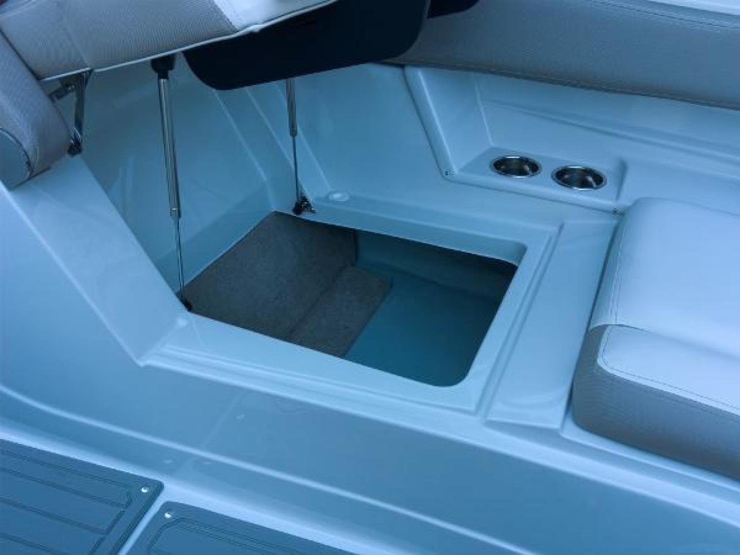 Slide: The Image of Crownline Boats E 285 XS 2023 - 1527231