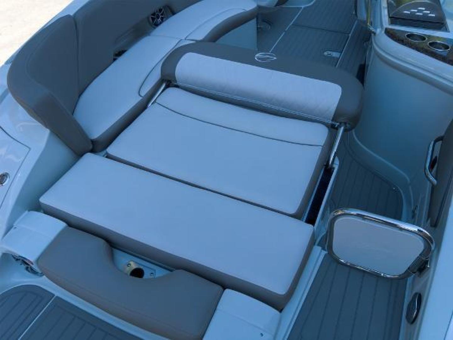 Slide: The Image of Crownline Boats E 285 XS 2023 - 1527233