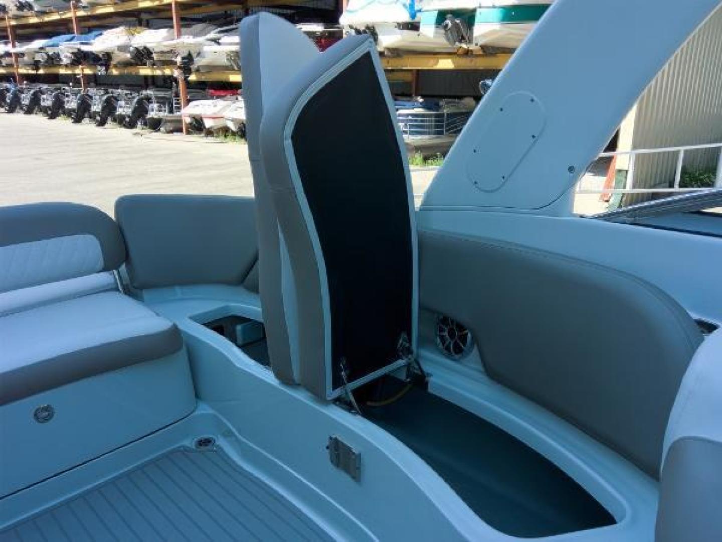 Slide: The Image of Crownline Boats E 285 XS 2023 - 1522550