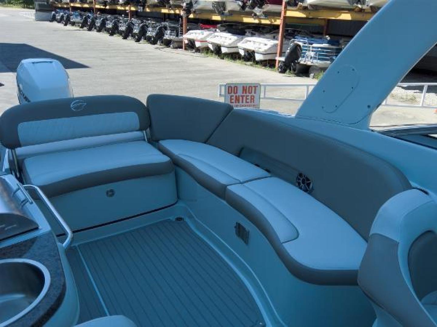 Slide: The Image of Crownline Boats E 285 XS 2023 - 1522553