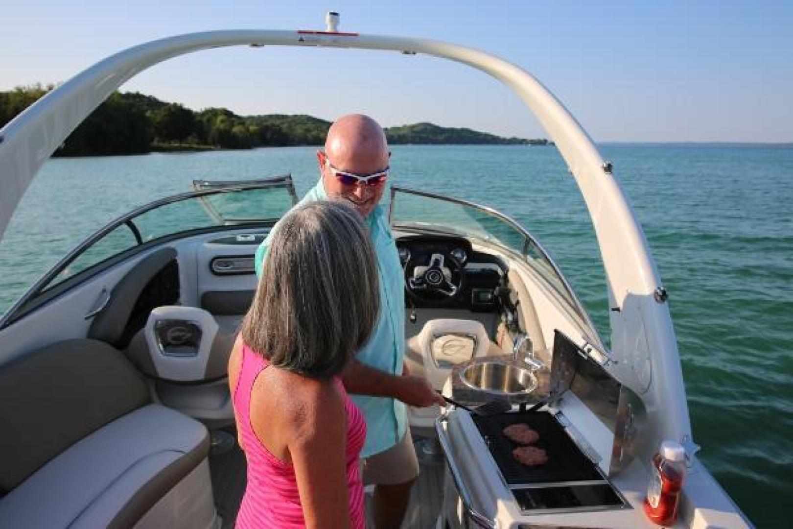 Slide: The Image of Crownline Boats E 285 XS 2023 - 1527227