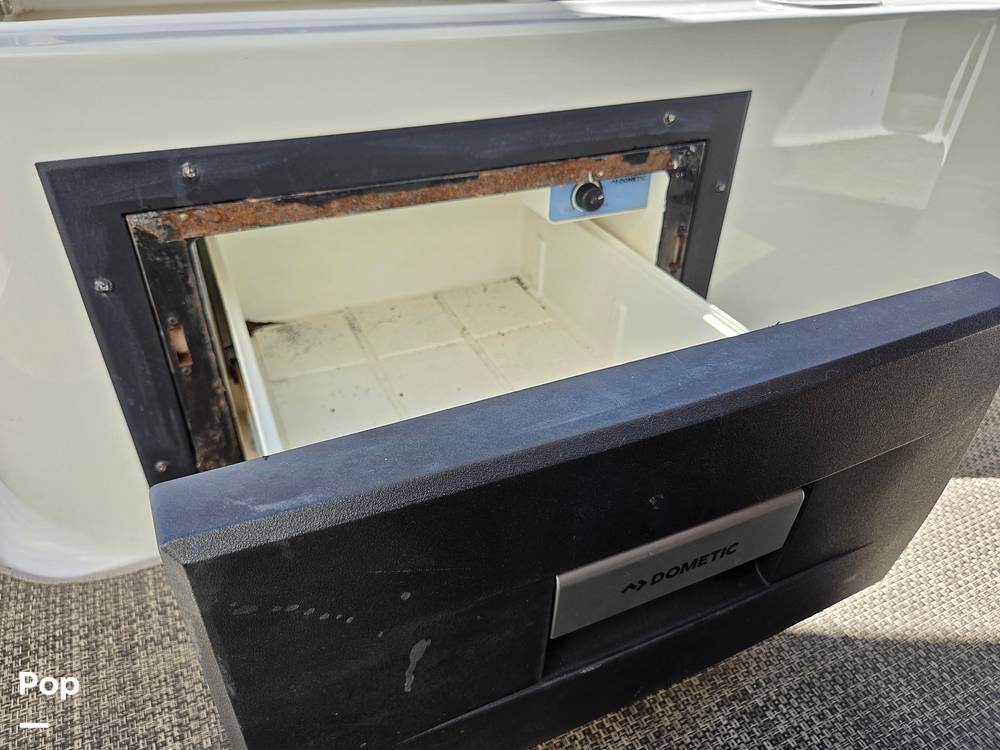 Slide: The Image of Crownline Boats E29XS 2018 - 15272073