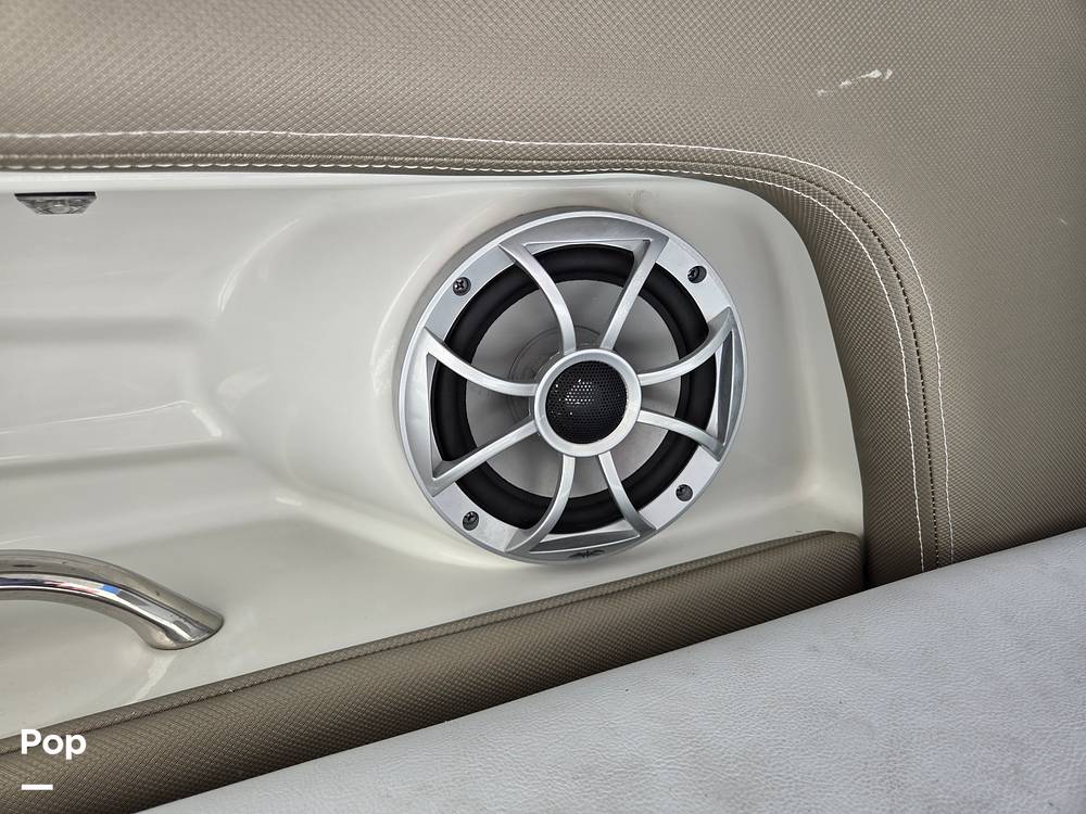 Slide: The Image of Crownline Boats E29XS 2018 - 15272076