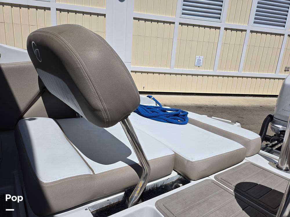 Slide: The Image of Crownline Boats E29XS 2018 - 15272086