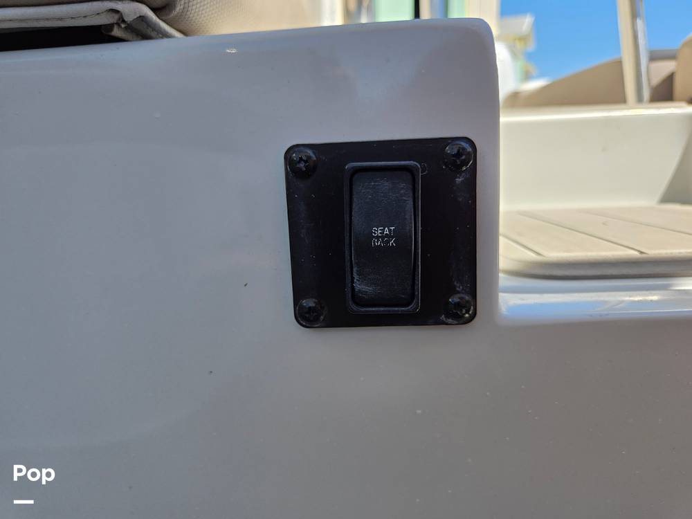 Slide: The Image of Crownline Boats E29XS 2018 - 15272087