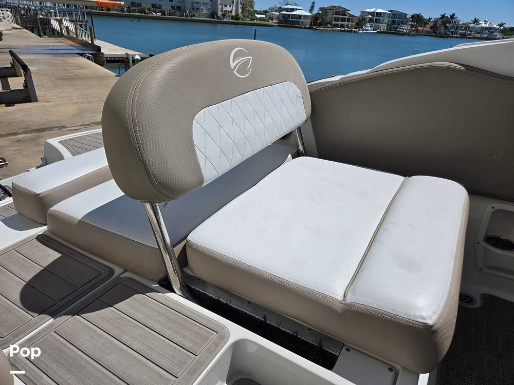 Slide: The Image of Crownline Boats E29XS 2018 - 15272090